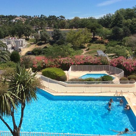 Au Calme Dans Hameau Fleuri Joli Studio 3 Pers Piscine Parking Wi-Fi فونس المظهر الخارجي الصورة