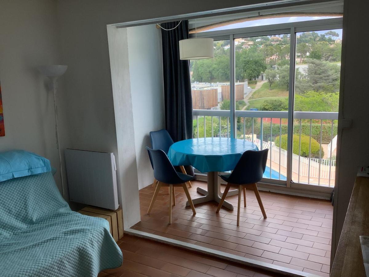 Au Calme Dans Hameau Fleuri Joli Studio 3 Pers Piscine Parking Wi-Fi فونس المظهر الخارجي الصورة